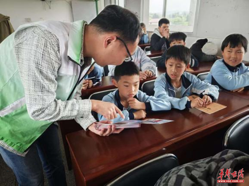 丰羽行动护幼苗 未保防线筑平安——辰溪县民政局织密未成年人保护网